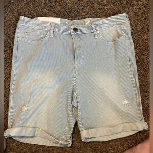 New with tags Seven jean shorts bermuda cuffable in length
